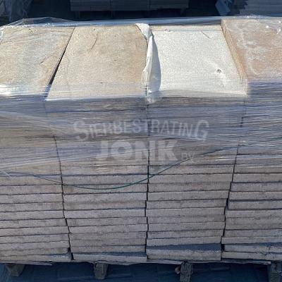 beton siertegel kleurecht  leisteenrelief protection plus factor 30 ardesia geosteen mbi