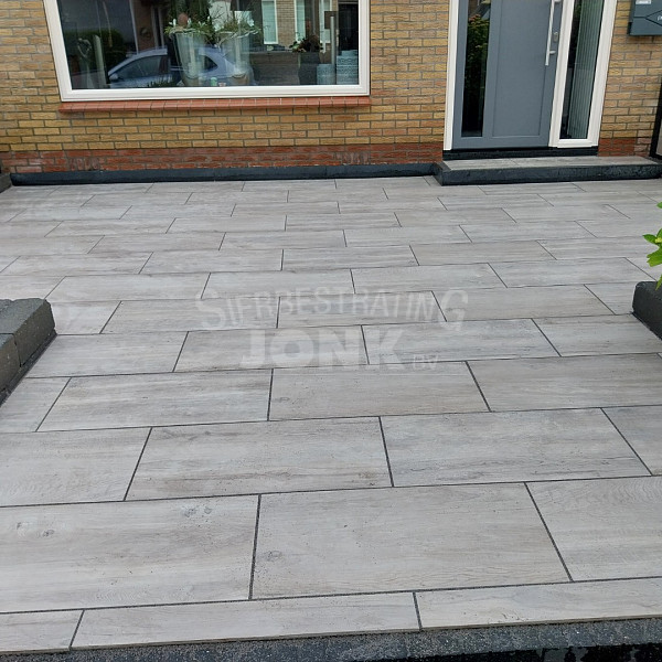 Outletpartij Actietegel keramiek op beton 40x80x4 cm Ruby Silver (nog 88m2 voorraad Zwanenburg)